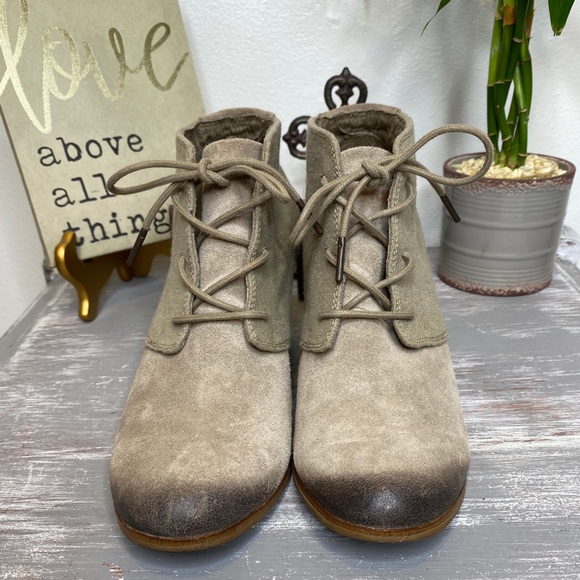 Toms Lunata taupe lace up ankle boots booties size 10 EUC - Picture 2 of 8